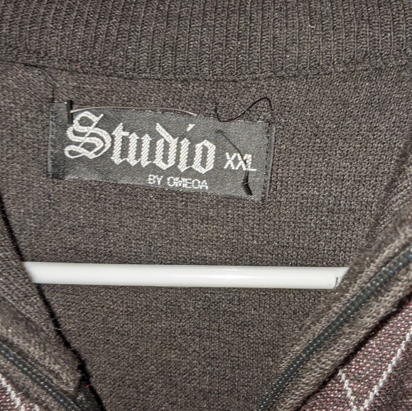 Sweater - Picture 3 of 3